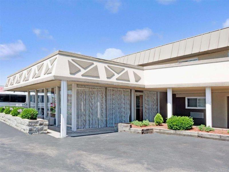 Days Inn By Wyndham Elk Grove Village O'Hare Airport West Zewnętrze zdjęcie
