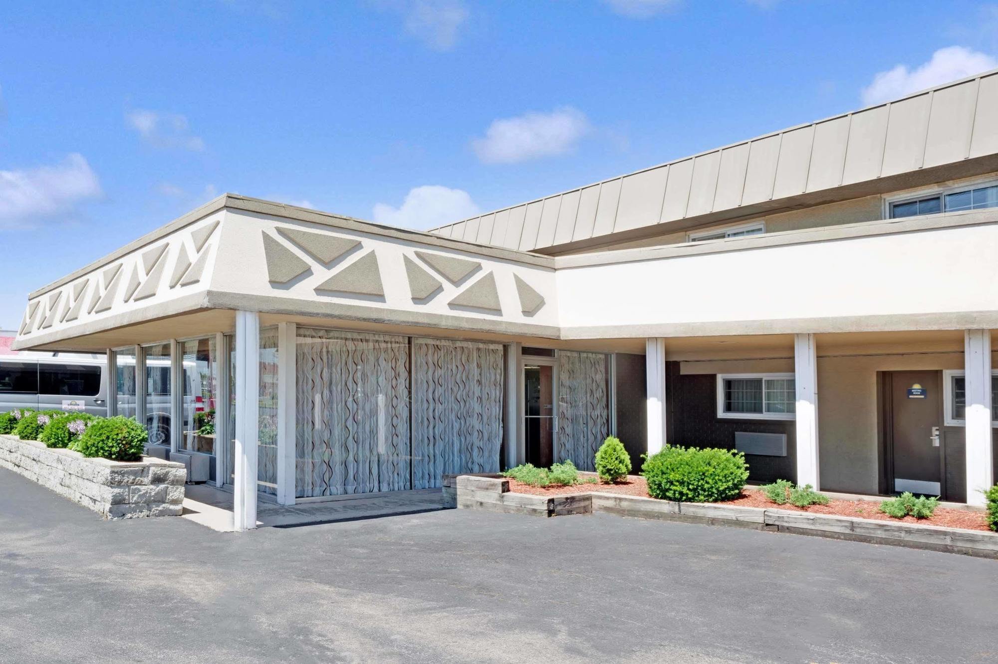 Days Inn By Wyndham Elk Grove Village O'Hare Airport West Zewnętrze zdjęcie