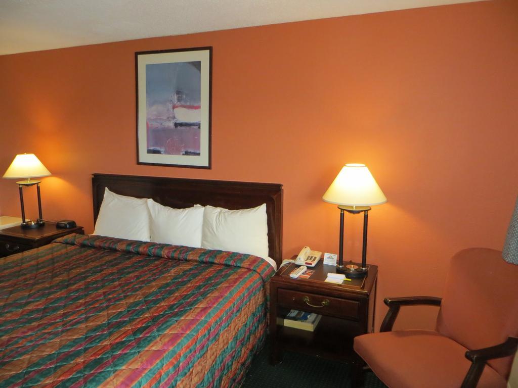 Days Inn By Wyndham Elk Grove Village O'Hare Airport West Zewnętrze zdjęcie